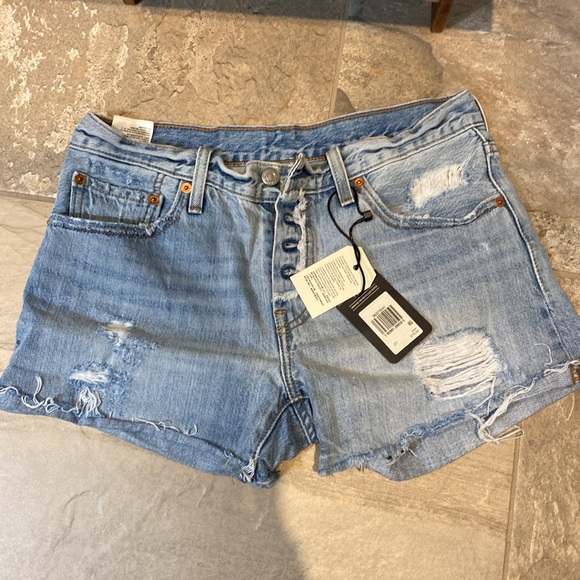 501® ORIGINAL FIT HIGH RISE WOMEN'S SHORTS - Picture 2 of 8